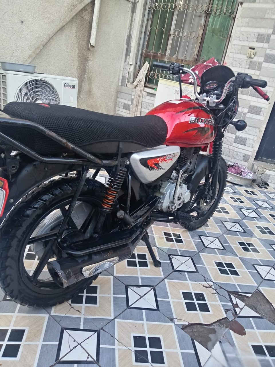 دراجه بوكسر البيع مديل ٢٣   رقم بغداد  تحويل ثاني يوم مستعجل عل بيعه 1850  رقمي ***********
