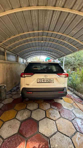 السلام عليكم(RAV4)(2025) محرك بانزين خليجي رقم سليمانية بسمي وكالة (SAS)ماشية (6000km)نص فول ضمان صيانة سنتين وتبديل دهن 
مكانها الكرادة ساحة الواثق 
هاتف ***********
