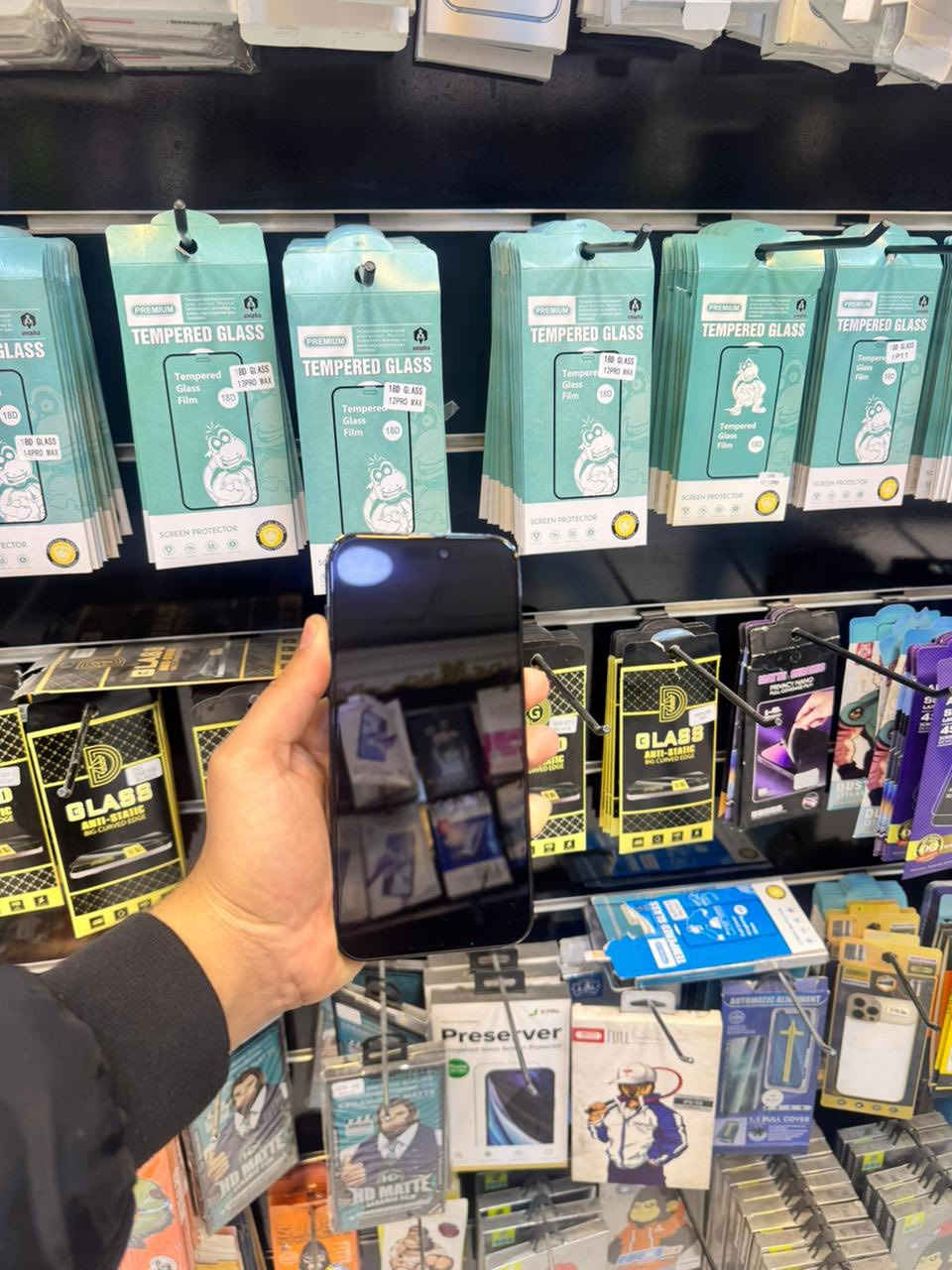 سلام عليكم ايفون ١٤ برو ماكس 
ذاكره٢٥٦❤️✌🏻
بطاريه١٠٠❤️✌🏻مستبدل اصلي 
باقي كفاله من كلشي ع وضع البلادي  واحد ع واحد   نت صوت اتصال اي خلل مابيه كله شغال فول واحد ع واحد مكاني بغداد مدينه الصدر سعر ٦٤٠ نهايته شراي اتصل وبخدمتك***********مركز نور للموبايل يوجد نضام مروس
