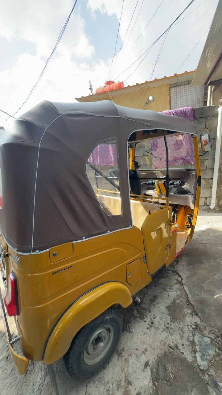 السلام عليكم تكتك 21للبيع مابيه اي نقص تراي زيرو بس دوسه الوره شويه بيه خياس وباقي تكتك كفاله تصال ***********
