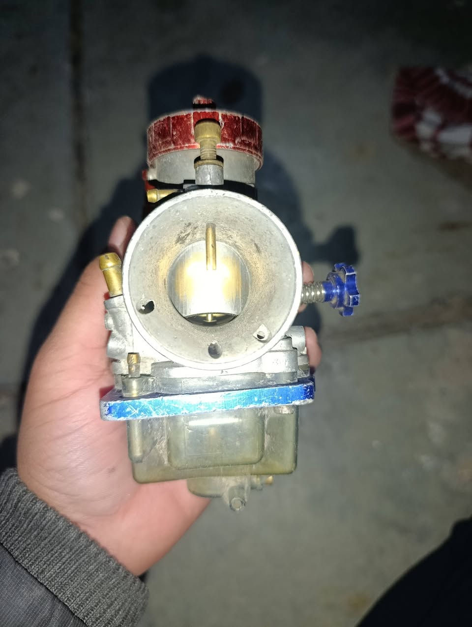 سلام عليكم
كابريتر قفاز اكبر شي 
حجم ٣١
سعره
٣٠
وكابريتر ماكس بلاديه بلاديه 
١٥ الف. قفل


**إذا كنت صاحب هذا الإعلان وتريد حذفه لأي سبب، رجاءا أرسل رسالة إلى الدعم الفني**