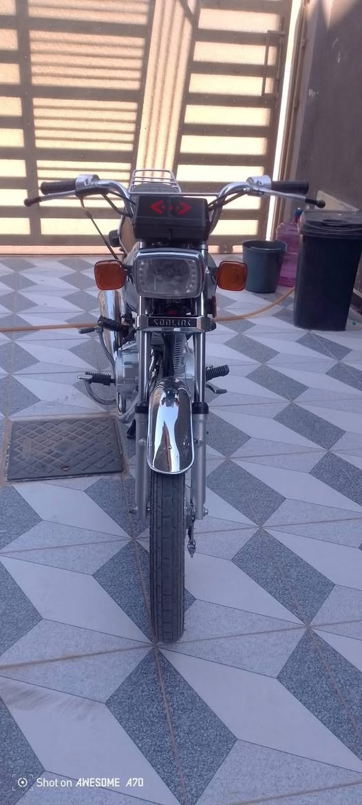 سلام عليكم سونك للبيع دراجه موديل 25 كامل كل نقص مابيه مرواس أو بيع شعندك نزل
***********
