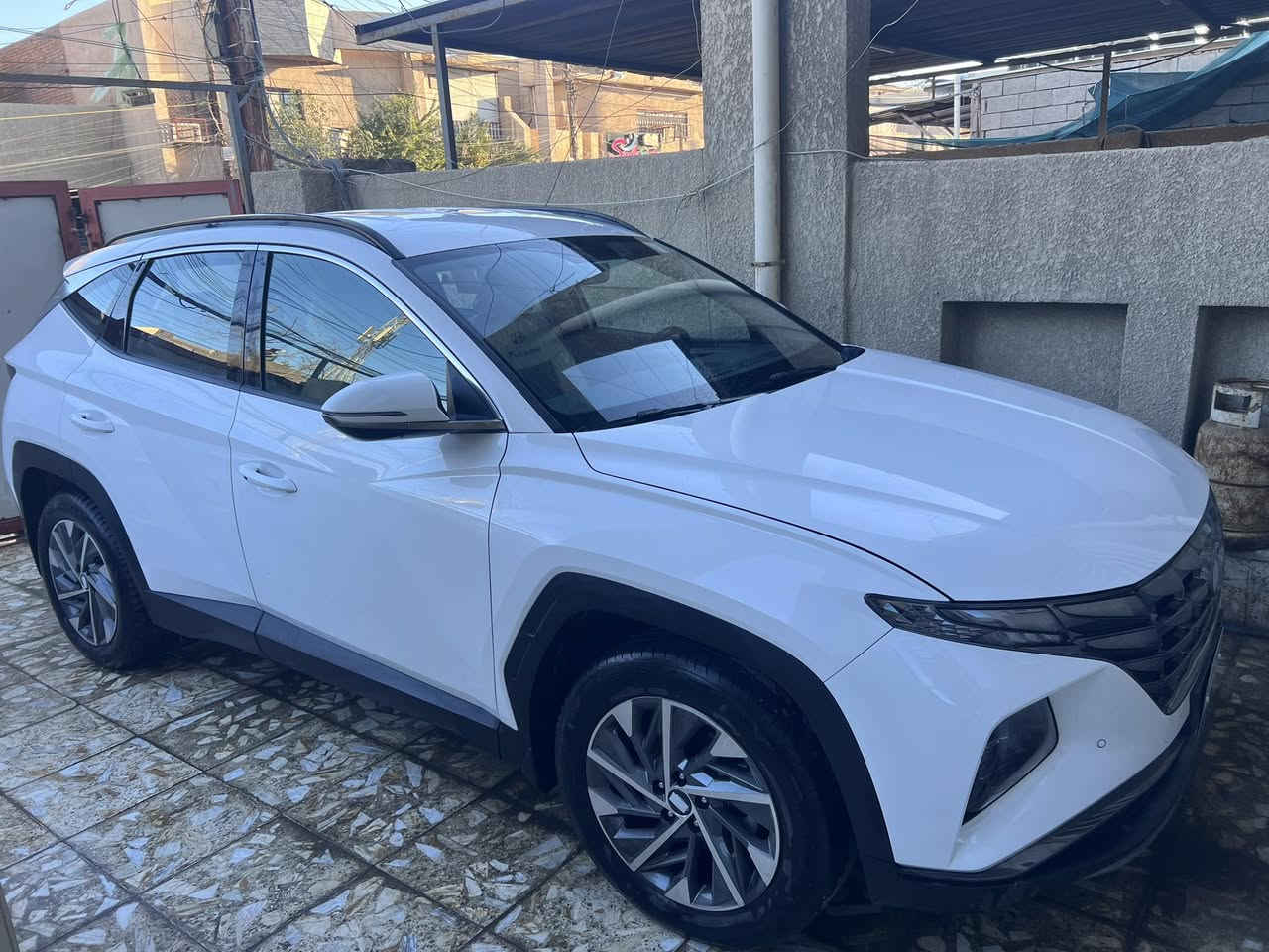 السلام عليكم سياره للبيع
توسان 2024
سياره ماشية   12   الف  Km
سياره فول مواصفات عدا البانوراما
وارد خليجي
رقم بغداد ‎
بصمتين
‏‎ - حساسات أمامية
‏‎ - حساسات خلفية
‏‎ - لايت زينون + LED
‏‎ - كشافات
‏‎ - بك لايت LED
‏‎ - ويل كب 19
-‏‎ اريل نفكيشن
-‏‎ تشغيل عن بعد
‏-‎ دشبول شاشة
‏‎ - شاشة Apple Car play
‏‎- كاميرا دوارة
‏‎ - الانارة الداخلية LED‏
‏‎ - تدفئة المقود
-برادت خلفية
‏‎ - مثبت السرعة Cruise
الأوامر الصوتية
‏‎- أوضاع القيادة  Drive Mode
‏‎ - فحص أنظمة السيارة
‏‎ - حساسات ضغط اطارات
‏‎ - شفتات مقود
‏‎- تبريد شاشة
‏‎ - هاند بريك بصمة
‏‎‏- ABS
‏‎‏ - Auto Hold    أوتو هولد
‏‎‏- ISO Fex        ايزو فكس
‏‎- نظام مانع الانزلاق
‏‎- نظام نزول المنحدرات
‏‎- اشارة في المرايا الجانبية
‏‎- مخرج منفذ الطاقة
‏‎‏- رادار خلفية
شاحن هاتف Wireless
السعر ٢٢٥$
مكان السيارة بغداد ***********
غير متواجد ع الفيس
