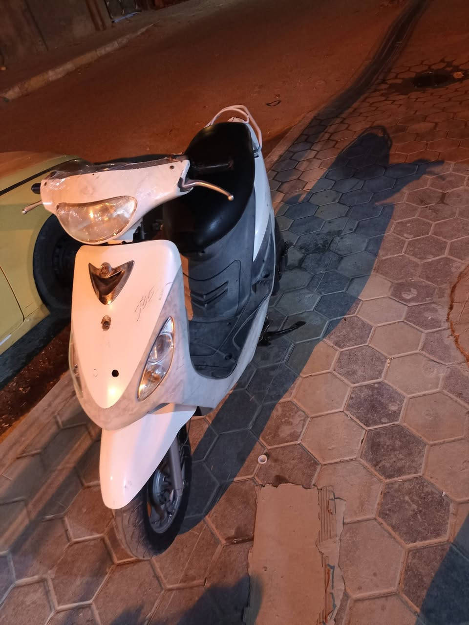 دراجه ماكس منغولي بوشه 50 بلاد نظافه 90% كامل مواصفات كل نقص ما بيها مكاني ناصريه  الشهداء ***********
