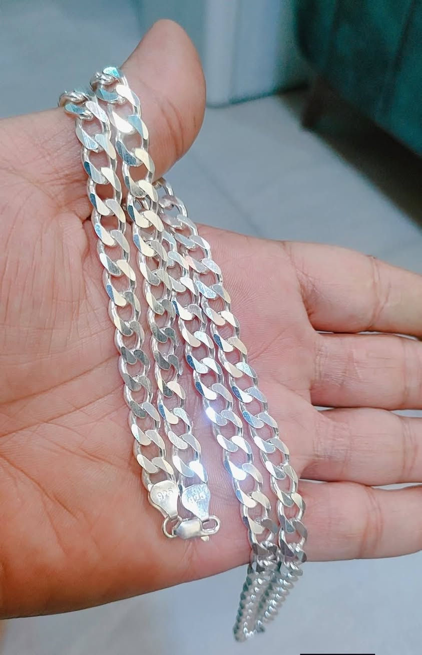 زنجيل كارتير عيار 925 خلي السعر باليرضي الله وبالعافيه


**إذا كنت صاحب هذا الإعلان وتريد حذفه لأي سبب، رجاءا أرسل رسالة إلى الدعم الفني**