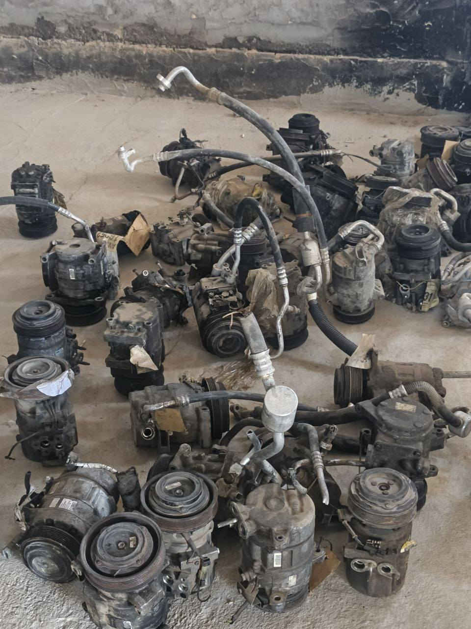 كمبريسرات تبريد مال كصه مثل مشوفون كدامكم وسعار كلش مناسبه بيك خير وتدللون للاستفسار ***********
