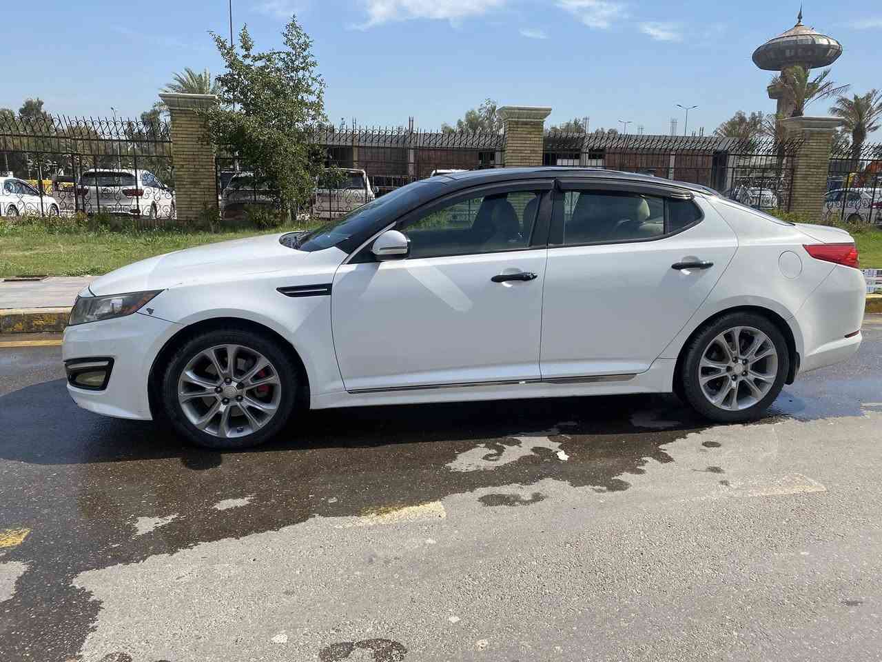 سلام عليكم
للبيع اوبتيما 2013 SXL فول مواصفات
امريكي 2000 تيربو GDI
 رقم بغداد الرقم الجديد السنويه مجدده قبل شهر السيارة بأسمي
مواصفات واحد / واحد 

1.بصمه
2.بنوراما
3.اشاير مري+شفط
4.شاشه كامره + بلاد
5.قطعتين تبريد وتبريد ثلج 
6.مانع انزلاق
7. تحكم ستيرن جهتين
8.كشنات كهرباء عدد2
9.كشنات جلد +كشنات تدفه وتبريد
10.بصمته بيبان+نيكل

سياره بيهه:{ حادث من امريكا  جنطة و جاملغين ) 
سعر: 108
مكان السيارة بغداد/ المنصور
للاستفسار الاتصال على الرقم
 ***********
