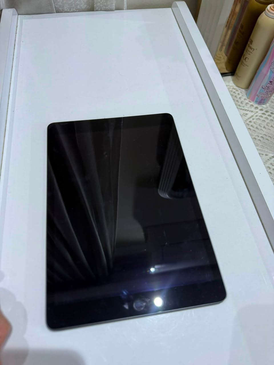 :
📱 للبيع: iPad Apple الجيل التاسع (9th Gen)

✅ السعة: 64GB
✅ الاستخدام: قليل جدًا
✅ الحالة: نظيف فول، بدون ملاحظات
✅ البطارية: ممتازة
✅ كامل الملحقات الأصلية

💰 السعر: 195,000 دينار
📌 السعر بيه مجال للجادين فقط.

للاستفسار أو المعاينة راسلني على الخاص. �
او الاتصال على 
***********
