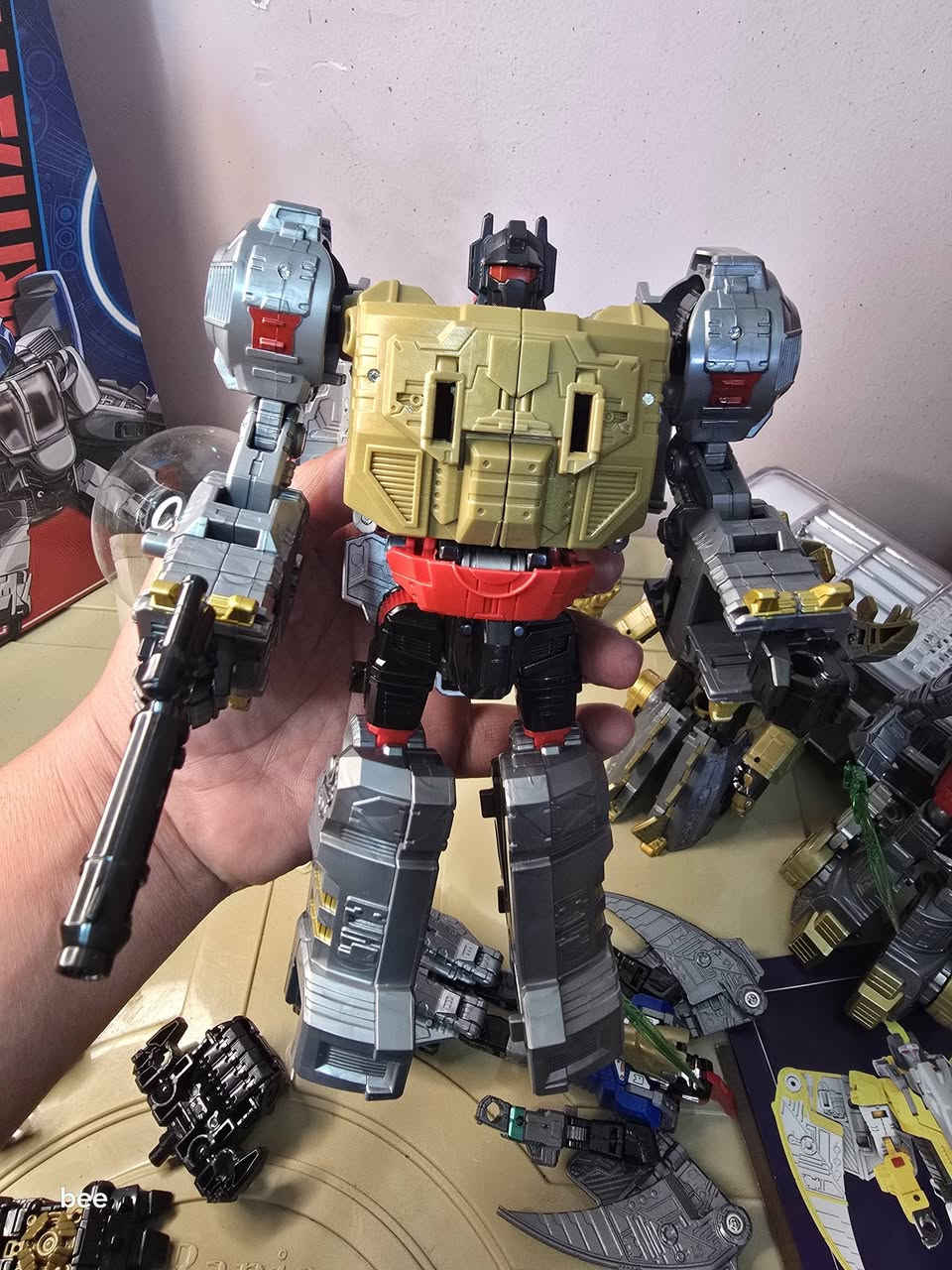 شلونكم عيوني 🤩
متوفر للبيع 
من شخصيات المتحولون 
فولكانيكوس  VOlcanicus
يتكون من خمسه شخصيات 
يمكن تحويل الشخصيات من وضع الروبوت إلى وضع الديناصور 
يصل الى ارتفاع ٤٠ سم
للاستفسار خاص لطفا 
توجد خدمه توصيل لكافة مناطق العراق


**إذا كنت صاحب هذا الإعلان وتريد حذفه لأي سبب، رجاءا أرسل رسالة إلى الدعم الفني**