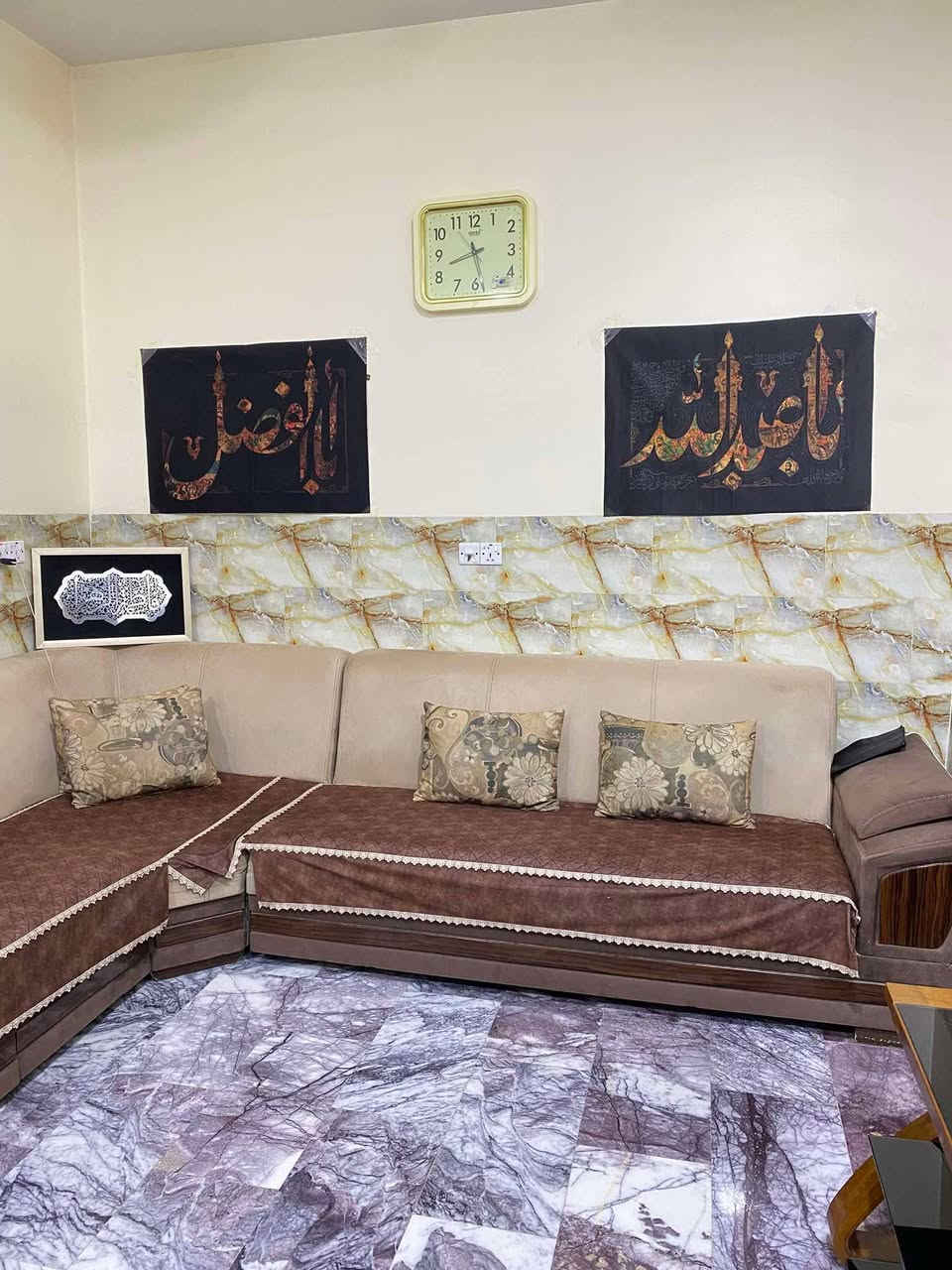 ديوان عشر مقاعد ب250وبي مجال والميز ب50
مكانه خلف مركز الخلود  الزهراء


**إذا كنت صاحب هذا الإعلان وتريد حذفه لأي سبب، رجاءا أرسل رسالة إلى الدعم الفني**