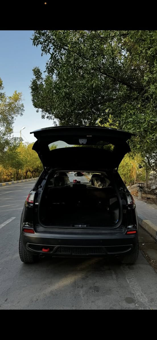 جيب شيروكي (بزون)
#الفنة: تريليهوك
الللوديل:2022
ا#اللون: اسود
#اللوحة: رقم أربيل باسم شركة دخول جديد
الحادث : تيديل بنيد وصبغ بكم مكان اثر شخوط
1C4PJMBX1ND500942 رقم الشاصي
الالهواصفات:-
(1) محرك 6 سلفدر W 3200
(12 كشنات جلد (اصل)
(3) كاميرا دوارد ستبرت
(4) شاشه كبيره للتحكم في ايعازات السياره
(5) تبريد قطعتين امامي خلفي
(6) لايت زنون + كشاف+ حاجب زنون
{7) عداد المسافات 22 ميل فقط
(8) منافذ USB امامي خلقى مع شاحن كهربائي وشاحن لاسلكم
[9) سستم صوت متكامل مع دمام خلفي
(10) تحكم سترين جهتين
(11) نضام ABS مانع انزلاق
(12) كسنات كهرباء
(13) بدون ايرباك
(14) بصمة 2 باب
(15) تشغيل عن بعد
(16إرادار جانبي (نقطة عمياء)
(17) حساس خلفي اصل
(18) كشنات تدفنة
(20) اشاير بالمري لا
(21) اتو ستوب + توقف ذكى + دخول ذكي مع اناره ضونيه اسفل المري
(22) دفع رباعي مع 4 وضعيات للقياده
(23) هوكات امامية خلفية
(24) اطارات جبلية

***********
