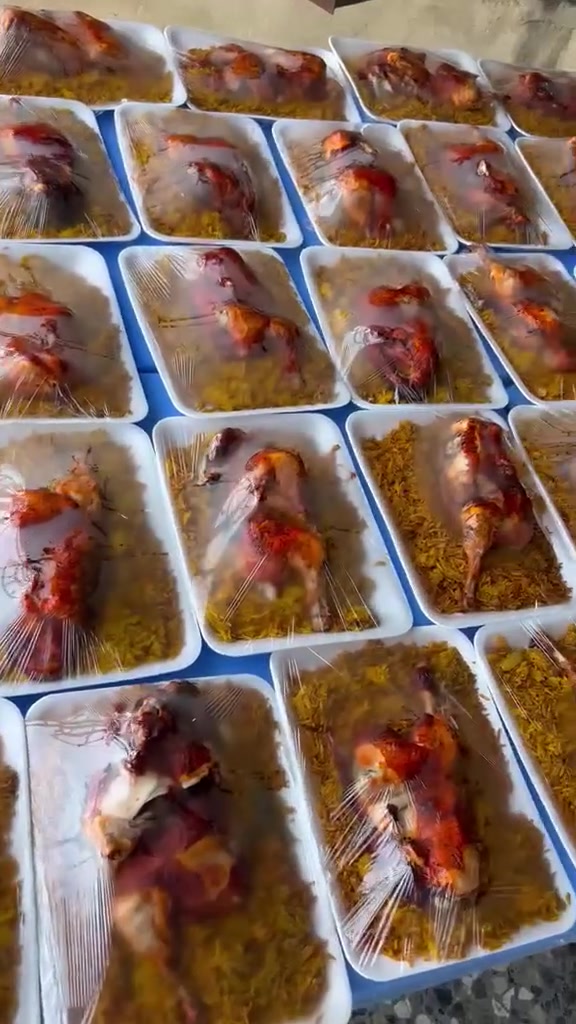 يقدم لكم اسماك ومشويات كوخ دجلة 
الذ اطباق دجاج والأسماك
دجاج مشوي على الفحم 
سمك مسكوف 
اجنحه مشوي على الفحم بالصلصه الخاصه 
يوجد لدينا صاله مطله على ضفاف نهر دجله 
العنوان العزيزية كورنيش نهر دجله 
قرب البنزين خانه الداخليه
متواجدين من ٨صباحا إلى ١ليلا
ارقام الحجز
***********
***********
