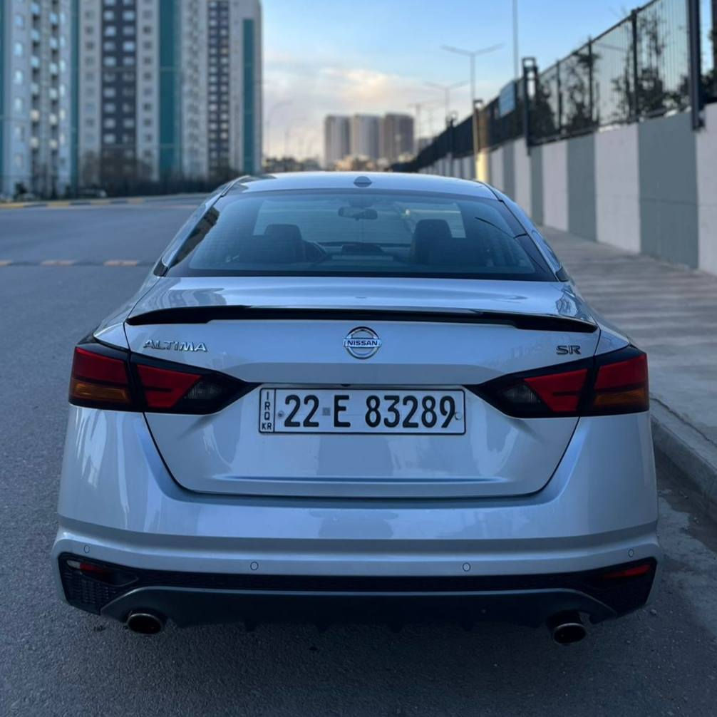 نیسان ئەڵتیما 2022 مواسەفات SR
رەنگ سلڤەر 
٩٥ هەزار کیلۆ مەتر رۆشتوە 
مواسەفاتەکانی / رادار ، کوشن جڵد ، 
شاشەوکامێرا ، بەسمەو شەغال ،
 شەفتی سەر سوکان ، 
تەنها یەک پارچەی بۆیاخە بێ ناوگرتن
سەنەوی تاکو ٢٠٢٨ تازەیە 
یەک هەفتەیە رۆنی گێرو مەکینەی گۆراوە 
سەیارەکە لە دەعامی بۆ دەعامی بە شەرت مەسرەفی تیا نیە 
رەقەم شانسیم لە رەسمەکان داناوە 

سـعـر : لە کۆمێنت داوابکە ڕاستەوخۆ بۆت دێت 📥 

گێر و مەکیەنەی بەشەرت 
هیچ کێشەیەکی تێدا نییە 

ژمارەی خاوەنەکەی 
شوێن / سلیمانی 
 ***********
