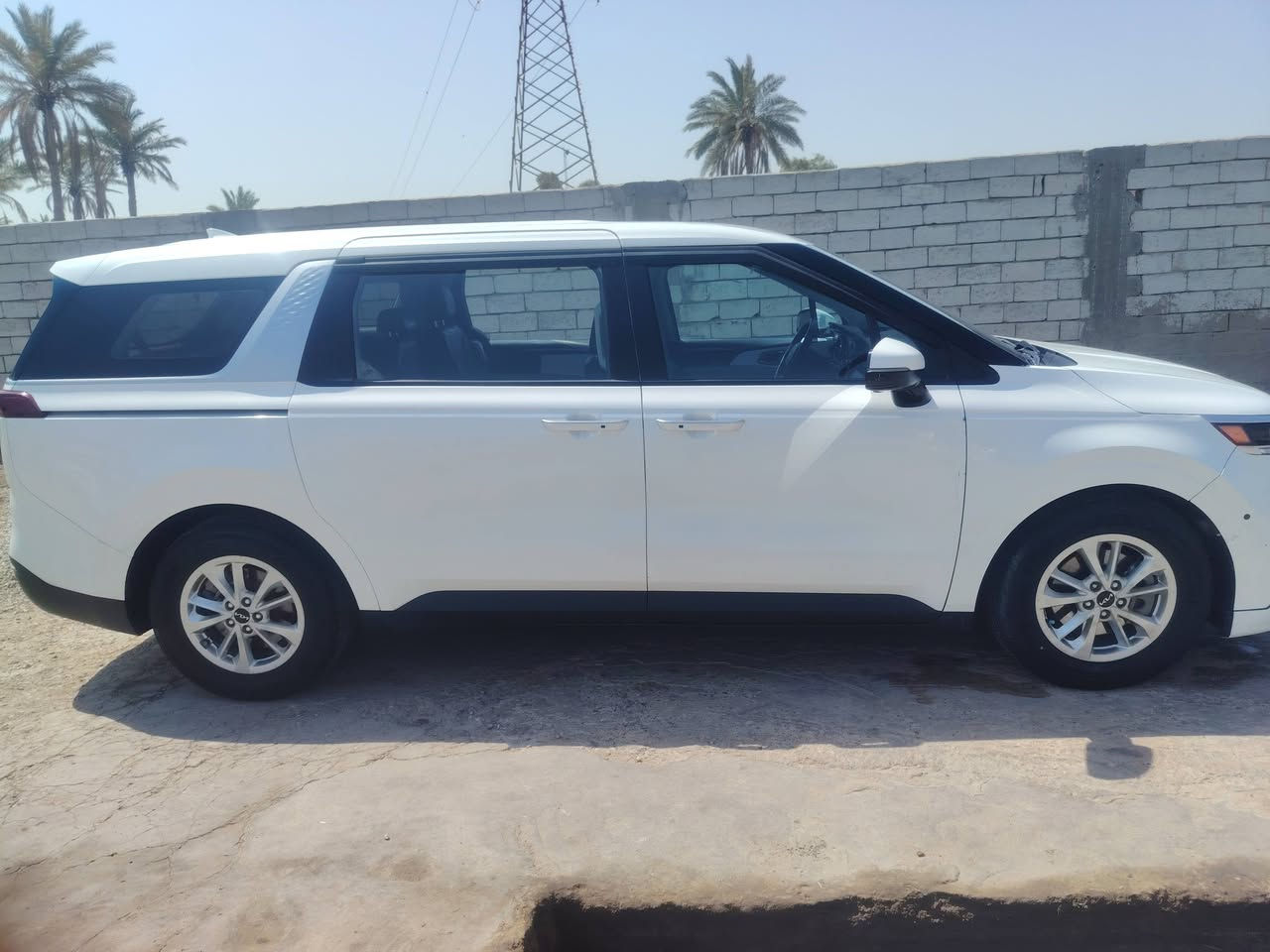 الوارد (أمريكي)
السعر (240$)

رقم يا محافضة (بغداد)خصوصي 
مكان السيارة دوانيه غماس
ارقام التواصل***********
حجم المحرك3500
نوع قماش المقاعد (جلد)

حالة الايرباك(سليمه)
جميع الموصفا
تشغيل عن بعد بيبان كرهبائيه فتح  عن بعد)
