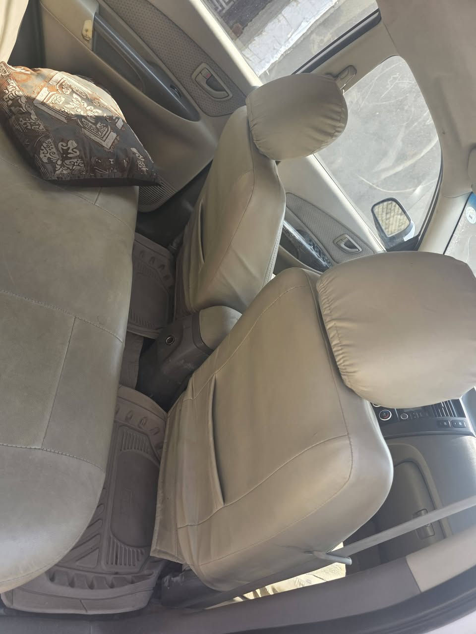 سلام عليكم توكسان 2009 خليجي رقم  اربيل بيه الجاملغ الخلفي مصبوغ السعر  110 مكاني ديوانيه سنويه بعدله 6 اشهر  وتسقط رقمي ***********
