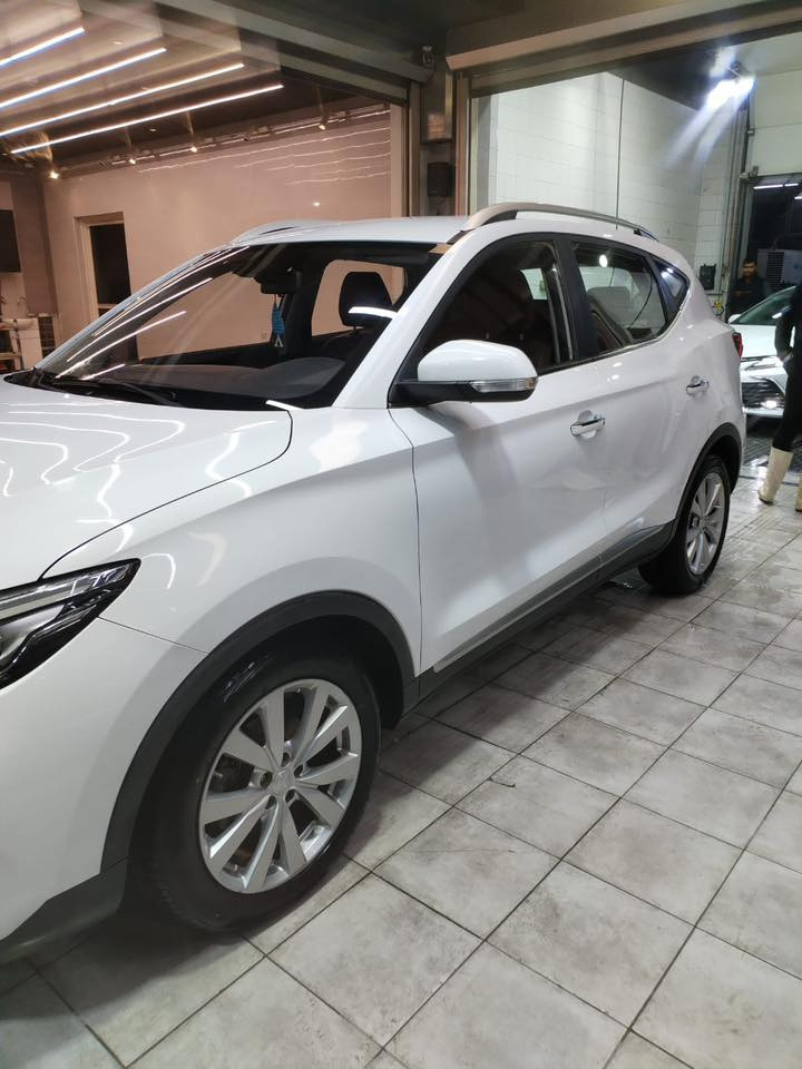 السلام عليكم Mg zs للبيع موديل ٢٠٢٢ فول ماعدى الفتحة  بصمة داخل جلد احمر رقم بغداد محرك و كير مكفولات و مكفولة من الضربة بيها هاي طخات بسيطة و صبغ الدعامية الأمامية اثر خدوش 
ب ١١٨وبيها مجال 
***********
