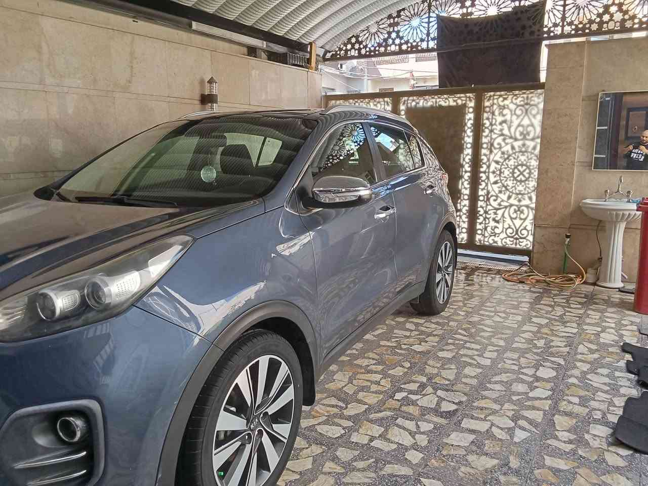 السلام عليكم كيا سبورتج 18 رقم بغداد دولي بأسمي بانوراما اشاير بالمري حساسات كاميرا مكينه 2000 دوش مكاني بغداد السيارة مكفوله من التبديل والصبغ فقط ربع الدعاميه صبغ وبارد بالجاملغ الخلفي ***********1
