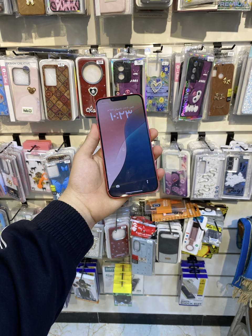 آيفون 14 بلاس 
ذاكره 256 
بطاريه 83
جهاز بلادي ممفتوح
سعر 550 
هاتف ***********
