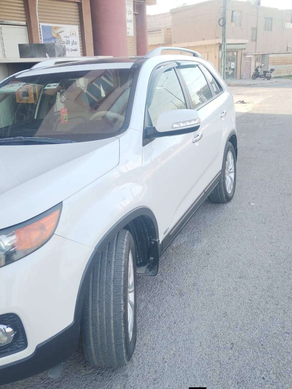 كيا سورنتو موديل2011 6سلندر
مكفوله السياره 
مواصفات 
٧راكب 
ايكو 
حساسات  خلفي 
3قطع تبريد 
مري شفط وترحيب 
كشنات كهربائي  
فوول مواصفات الخليجي 
سياره مكفوله صبغ و  ‏‪0771 206 4372‬‏
سعر ١٤٨ وبيه مجال
