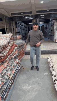 اكثر واحد يشارك المقطع بل كروبات يجي يسوك من المحل 50الف  ستغلو هاذ ال...