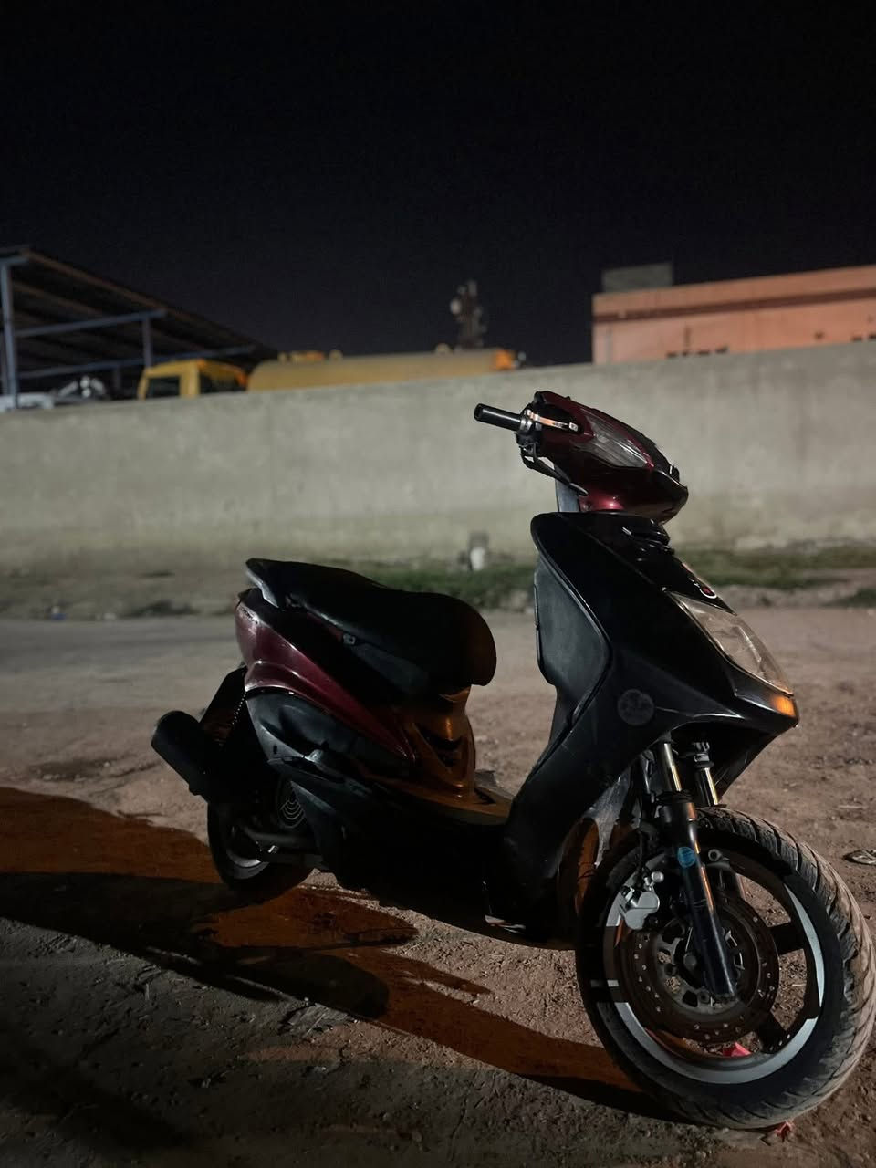 السلام عليكم سكنس نثيه كوم حديد  للبيع السعر 200 وبيهه مجال ***********
