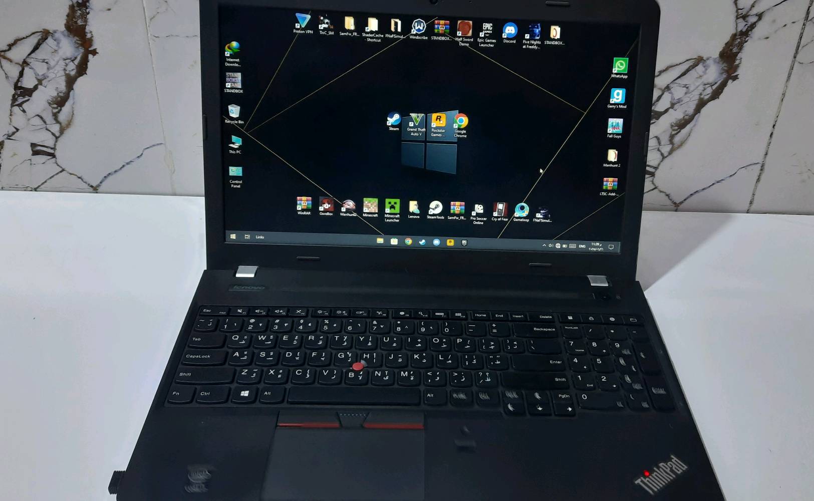 لابتوب Lenovo e550 مستعمل 
مواصفات: 
معالج: i7 5500U
رامات: 12
مساحة تخزين 
700gb ssd + hdd
كرت الشاشة: AMD Radeon r7 m265 series 
بصمة اصبع
3 منافذ USB+منفذ hdmi
+شاحنة
السعر 450 الف وبيه مجال
التواصل فقط واتساب 
حقيبة اللابتوب هدية وياه
ميسان ***********
