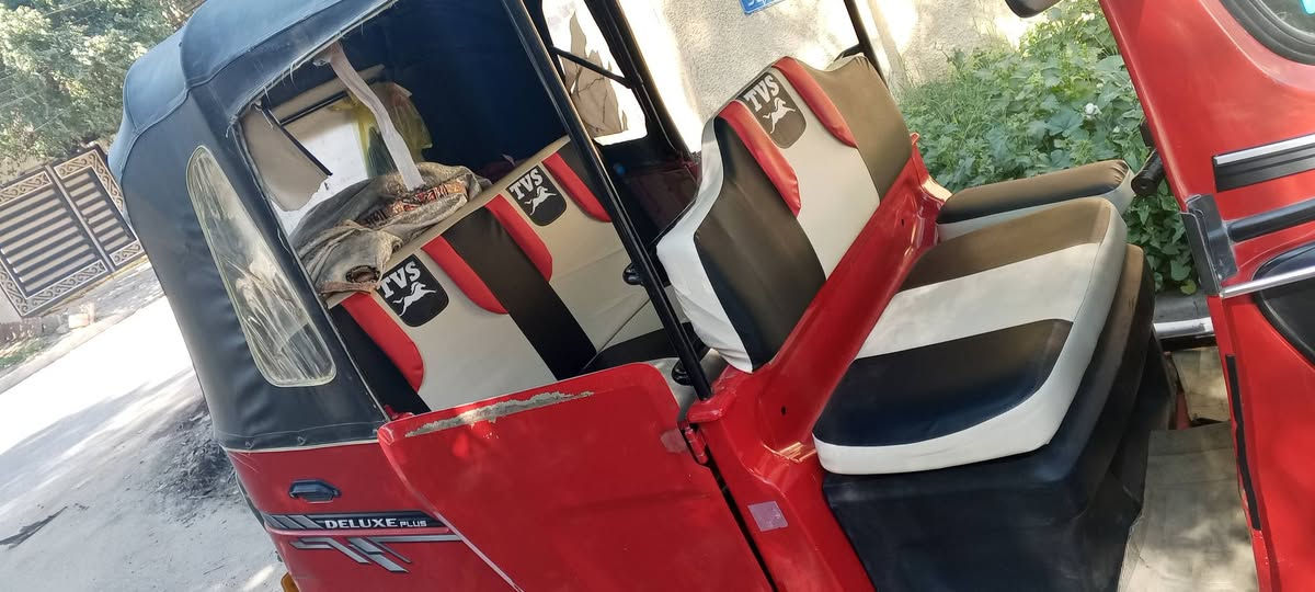 سلام عليكم للبيع تكتك تي في اس موديل 22 مرقم وسنوية رقم بغداد بسمي شرط التحويل كفالة عامه السعر 750 وبيهه مجال لشراي مكان بغداد حي الجهاد هاتف ***********
