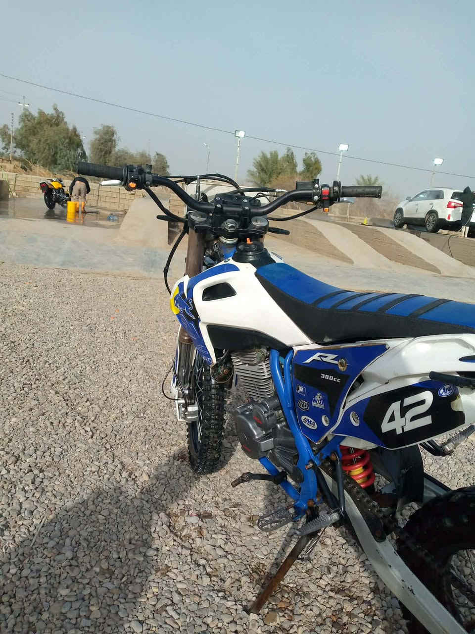 السلام عليكم (مكلف بل نشر)‏‪
قفاز محرك 300cc دراجه جديد ما مفتوح برغي بيها دراجه تجي وشوف النضافه 
مكان ديالى الخالص فلكه مصطفى جواد ‏‪0787 240 9078‬‏
