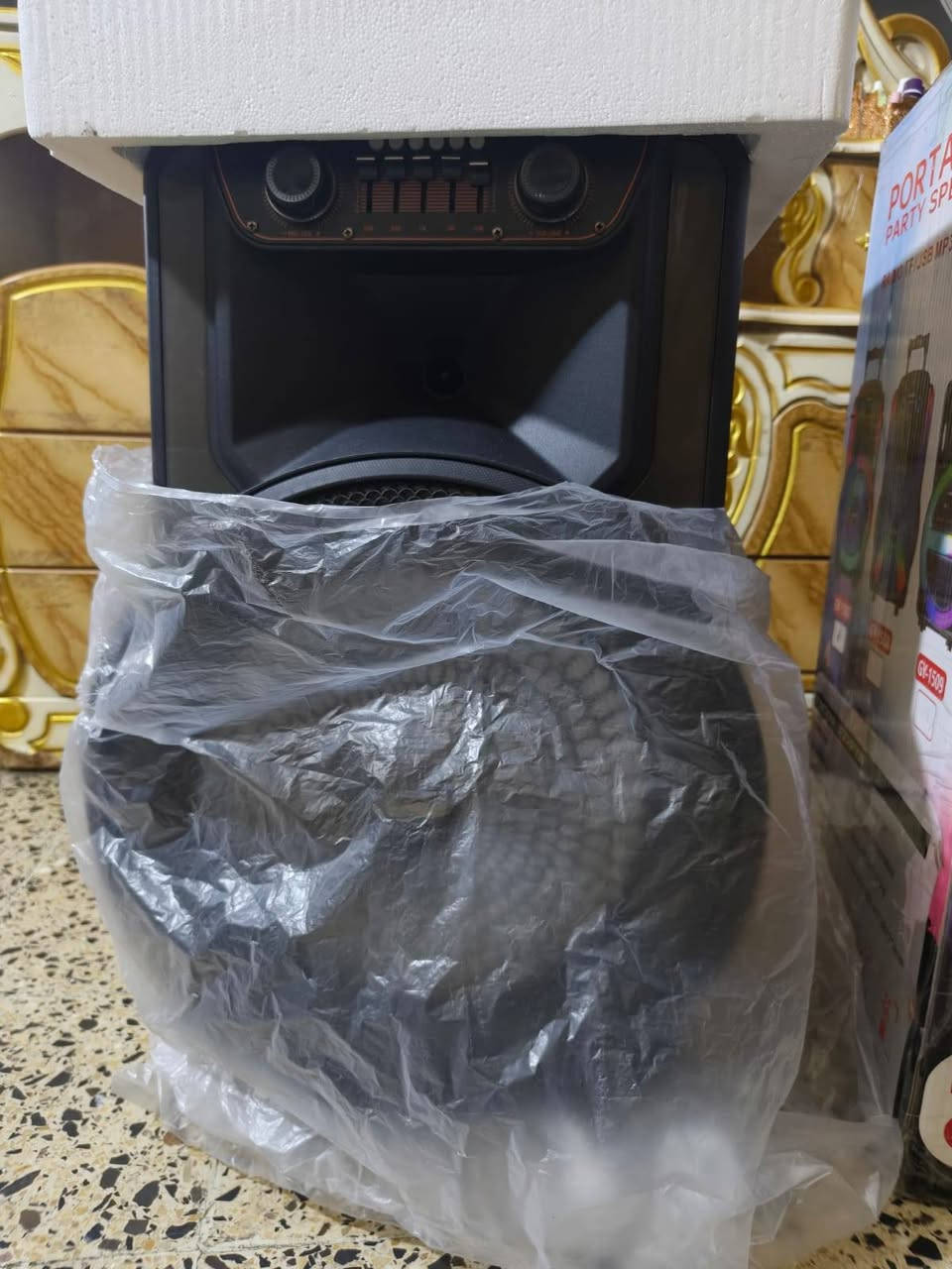 سبيكر للبيع حجم 15 انچ چبير
جديد غير مستخدم سعرة 80


**إذا كنت صاحب هذا الإعلان وتريد حذفه لأي سبب، رجاءا أرسل رسالة إلى الدعم الفني**