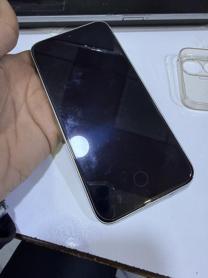 بوكو F7 ذاكره 512 الجهاز حييل نضيف
سعره 465 
***********
