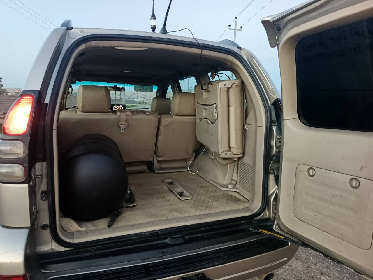 برادو ٢٠٠٤
محرك ٦ غاز و بانزين
دبل تانكي 
بدون صبغ فقط بنيد جمالية 
نضافه كدام عينك 
رقم وسنويه جديد 
سياره ب اسمي 
سعرها ١٤٠$ وبي مجال 
مكان موصل بعشيقة 
رقم 
***********
***********
