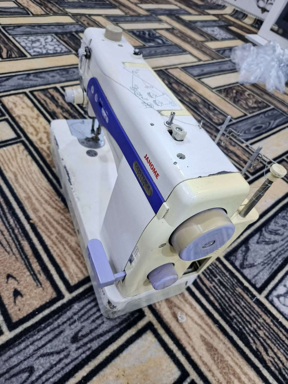 مكينه خياط بيبي صناعي شرط ياباني اصلي اشتريته قبل سنه او اكثر شوي وماعرفوله ف الاستخدام اقل السبوع تخيط كل الخامات حتى على الكارتون اشتريته ٢٥٠ واريده ب ٢٠٠ نقصه فقط الدوسه ضايعه تجي تفحص وتقتنع يلا تاخذ شرط هذا  مكاني كوت الحكيم متواجد خاص واتصال *********** بي  واتساب
