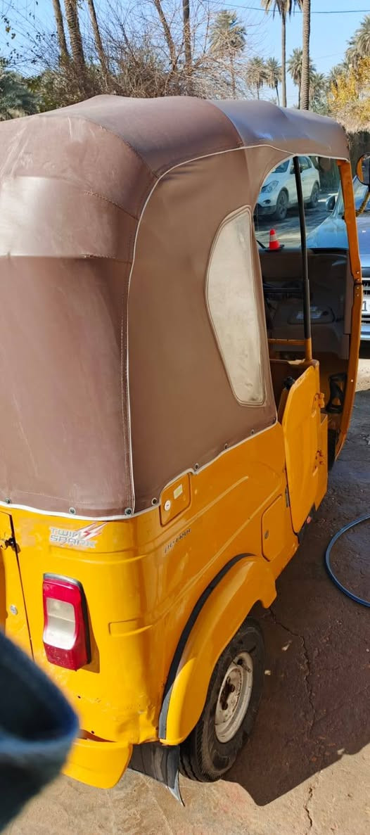 تكتك ٢١رقم وسنويه هزه جديده كفاله عامه كشر ومحرك
بس طخه صغيره جوه دعاميه 
العنوان بغداد الدوره 
قفله 7ونص مابيه مجال ***********
