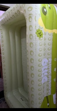 مسبح نفخ • ٣٥