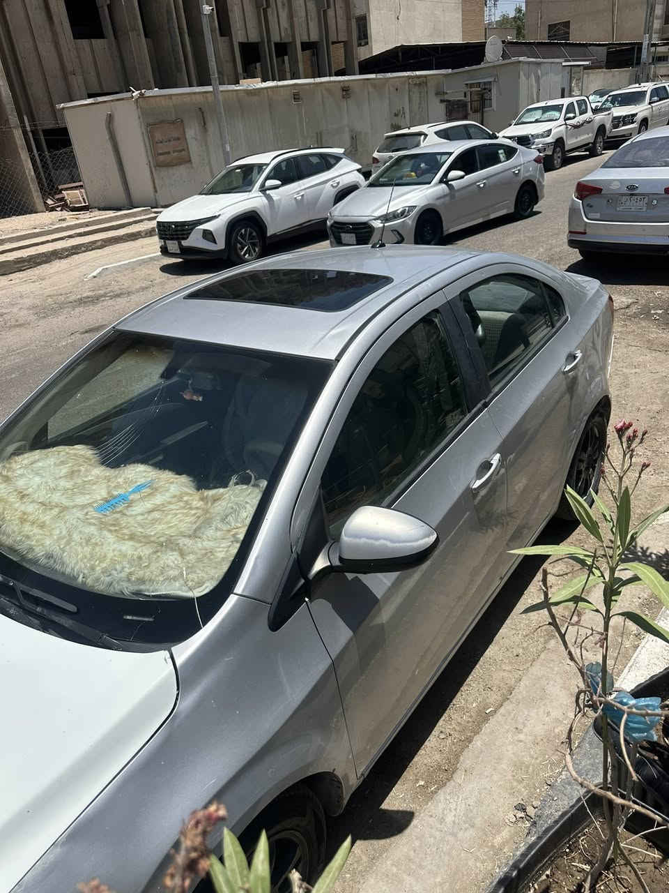السلام عليكم 
سونك للبيع مديل ٢٠١٢ وارد خليجي رقم بصرة انكليزي باسمي محور كير ومحرك كورلا مكانها بالتنومه كردلان السعر ٤٥ وبيها قليل مجال 
للاستفسار 
0770 739 3927
