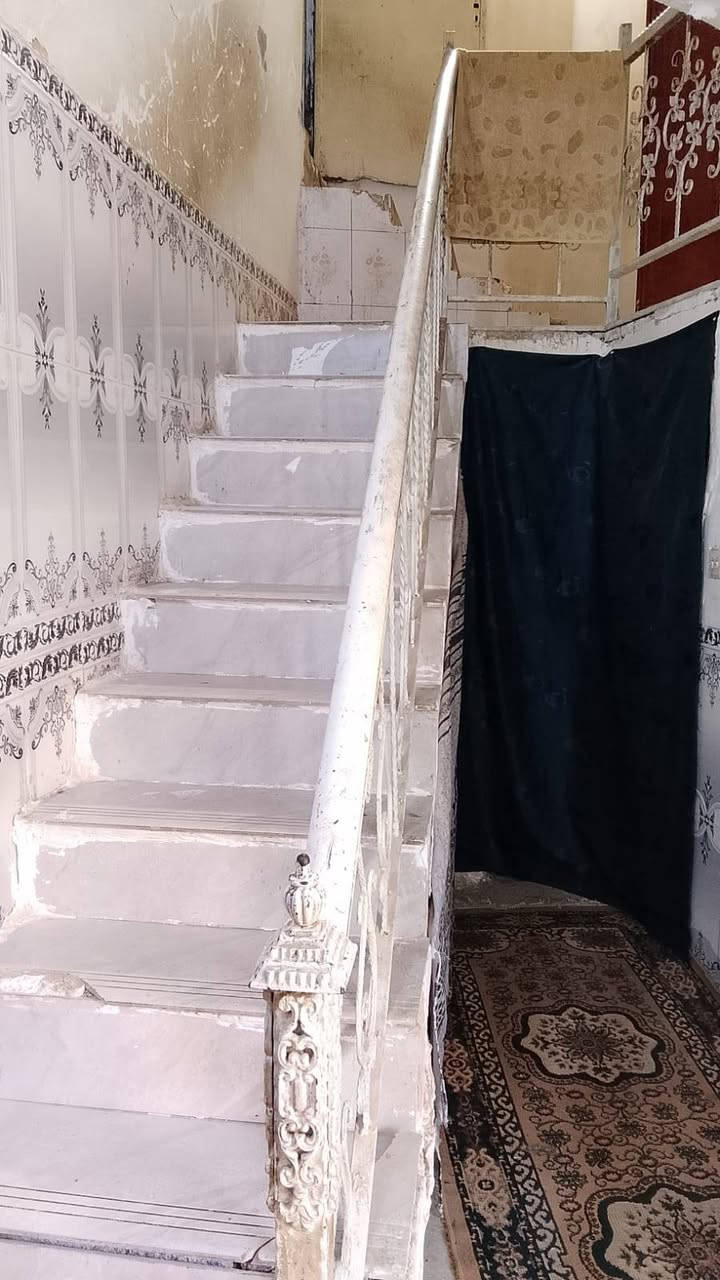 سلام عليكم بيت لبيع مساحه 125 متكون من غرف نوم مطابخ اسقبال وصحيات الطابق الثاني  غرفتين نوم مطابخ حمام  الطابق الثاني سندويج السكف مكان البيت نهاية حي اور منطقة الغرير نزلت المقر مال السرايا اول فرع على اليمين ))) +964 777 064 6328


**إذا كنت صاحب هذا الإعلان وتريد حذفه لأي سبب، رجاءا أرسل رسالة إلى الدعم الفني**