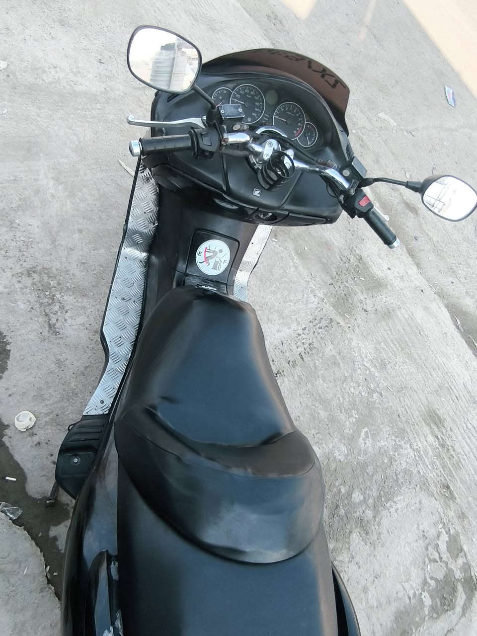 يا الله السلام عليكم فورزة 08 عمية شلعة معدل خير من الله تايرات جدد دهن جديد مي راديتر كفرات نضافة 70/100 الدراجة فقط غسلتهة والدشبول طفة اوراق ( منفيس + ورقة دخول+ مكاتبة) السعر 675 وبيهة مجال عنواني بعقوبة التحرير الحولي ***********
