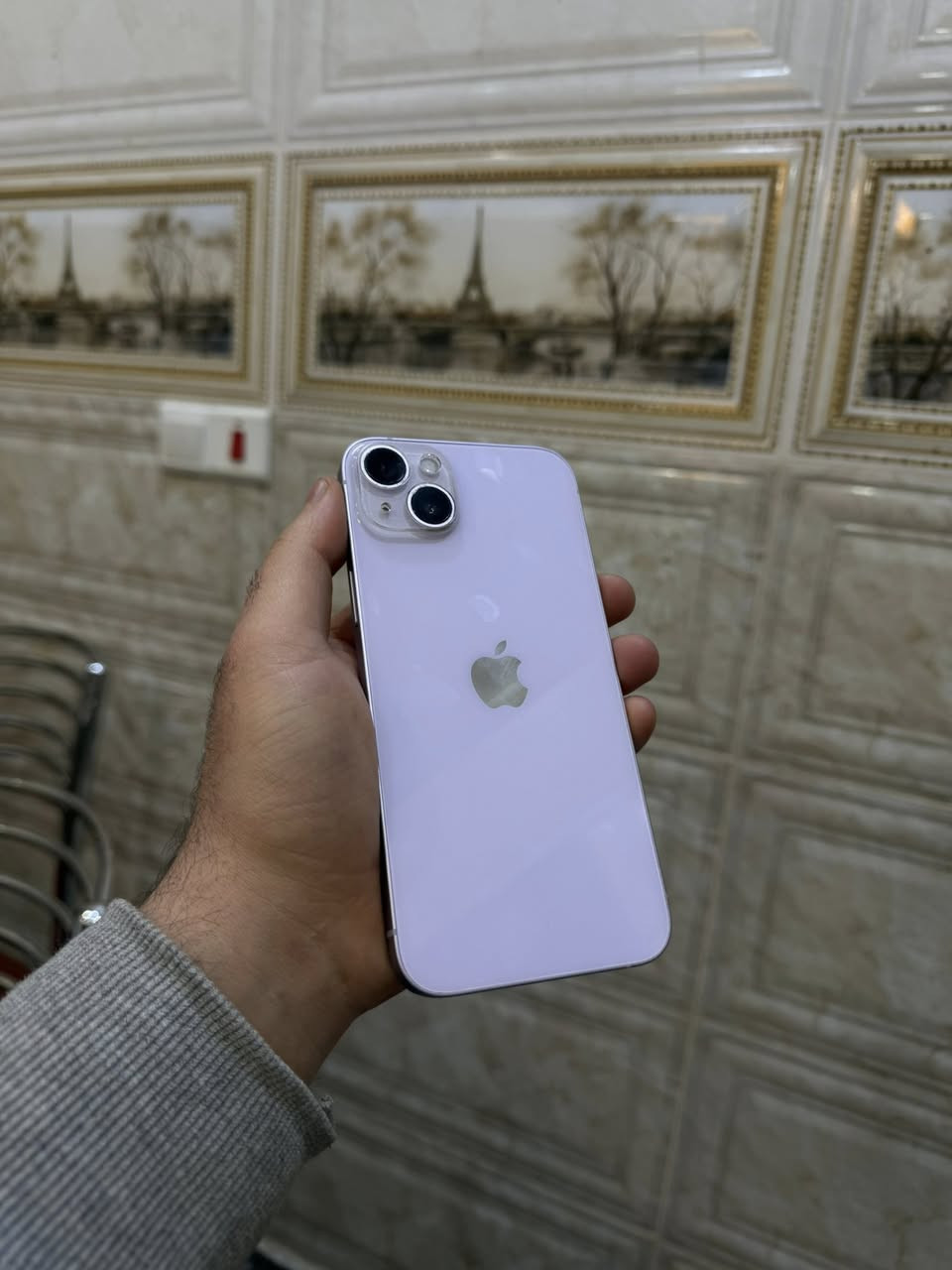 سلام عليكم
ايفون ١٤ بلص 
ذاكره ١٢٨
بطاريه ٩٠
نموذج m
لون بنفسجي
الجهاز مقفول سيم كارت يعني بدون شريحه 
يعني ماتكدر تخلي لاشريحه الكترونيه ولا عاديه 
الشاشه بيه زلوغ تخليلك شاشه مضلله ينتهي كلشي 
سعر ٣٥٠ الف قفل 
***********
