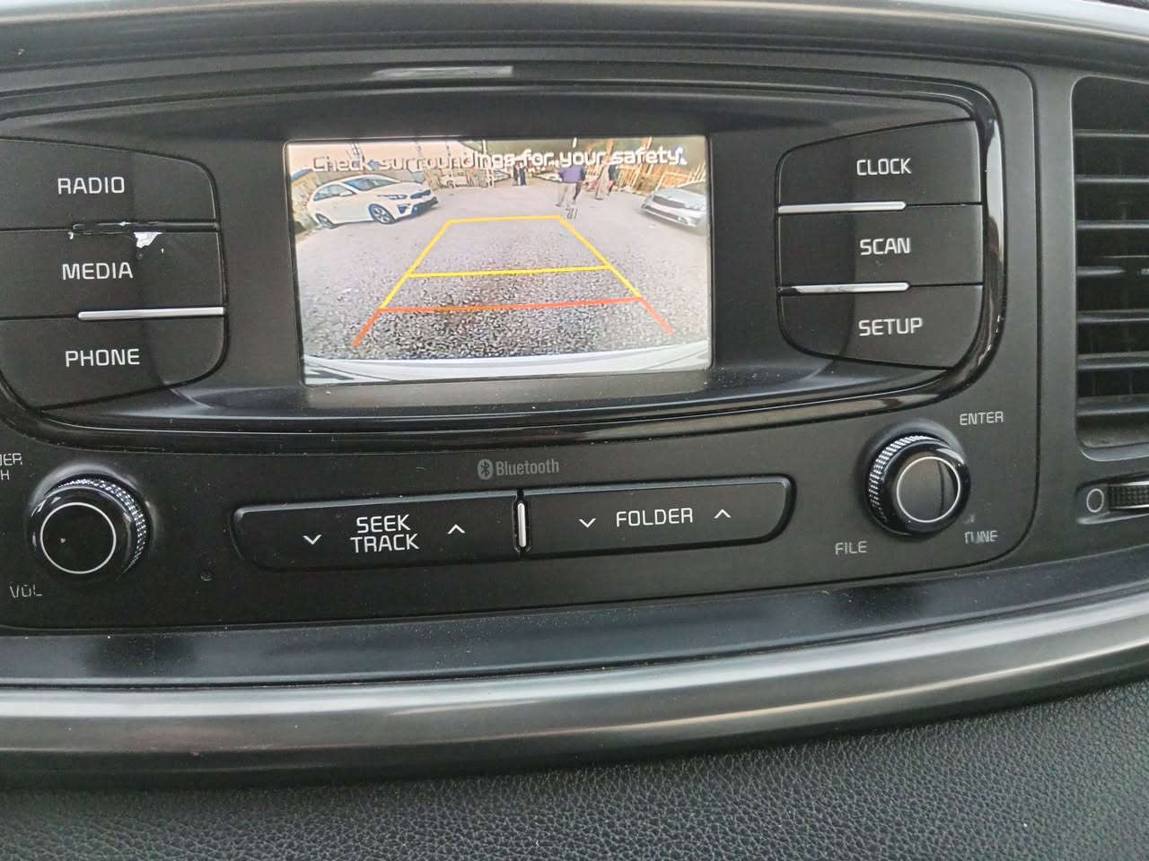 كيا سورنتو موديل ٢٠١٦ شكل الجديد خليجي محرك ٦ سلندر مكفول كفاله فول مواصفات  جنطه ذكية كهرباء تبرد بيانو دواخل جلد احمر ٣قطع تبريد ٧ راكب لد امامي وخلفي حساس خلفي وامامي شاشه وكامره ابلادي كشن كهربائي رقم قادسيه دولي السعر ٢١٥ ورقة نقد أو مراوس مكان السيارة السماوه الرميثه للاتصال *********** او *********** أو ***********
