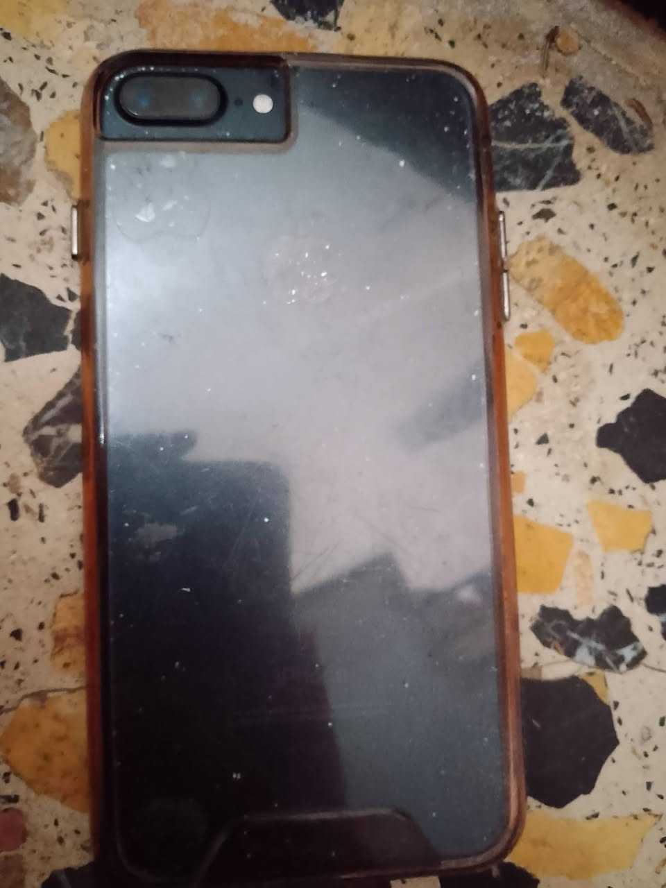 ايفون 7 بلس للبيع نضيف بطاريه 84 ذاكره 128سعره 100 وبي مجال .للتواصل عن طريق الرقم ***********
