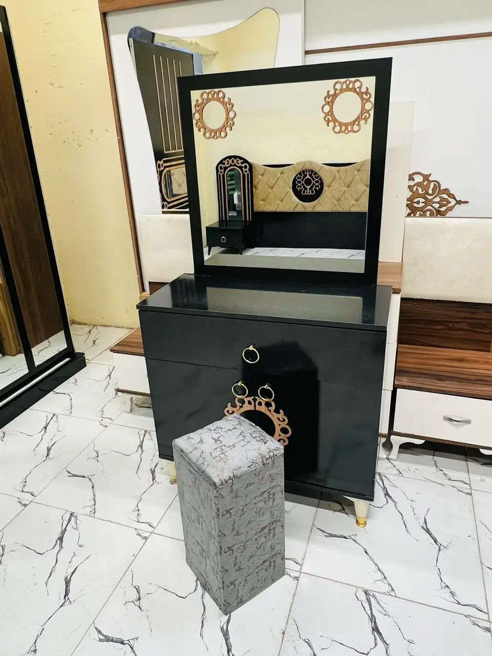 غرفة نوم مستعملة🇹🇷
 نضافة80 ٪💯
عدد القطع / 5
نضام / أسلايت 💢 
400🔒
شد ونقل داخل بغداد مجاني🚛
يوجود توصيل محافضات
هدية 🎁 طابورية
(عموله25)عبود المالكي


**إذا كنت صاحب هذا الإعلان وتريد حذفه لأي سبب، رجاءا أرسل رسالة إلى الدعم الفني**