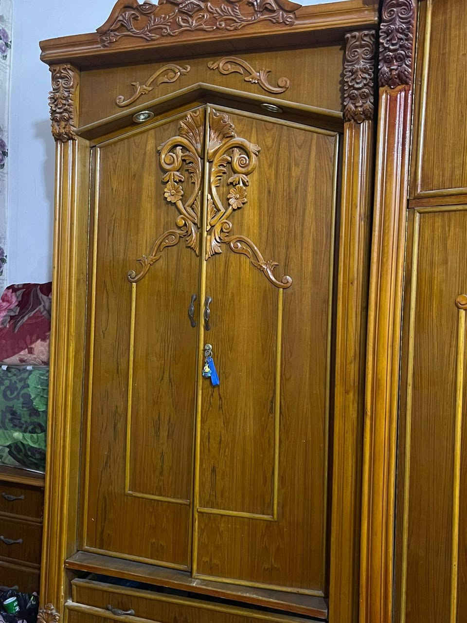 غرفه البيع السعر مليون وبيهه مجال المكان بغداد مدينه الصدر ***********
