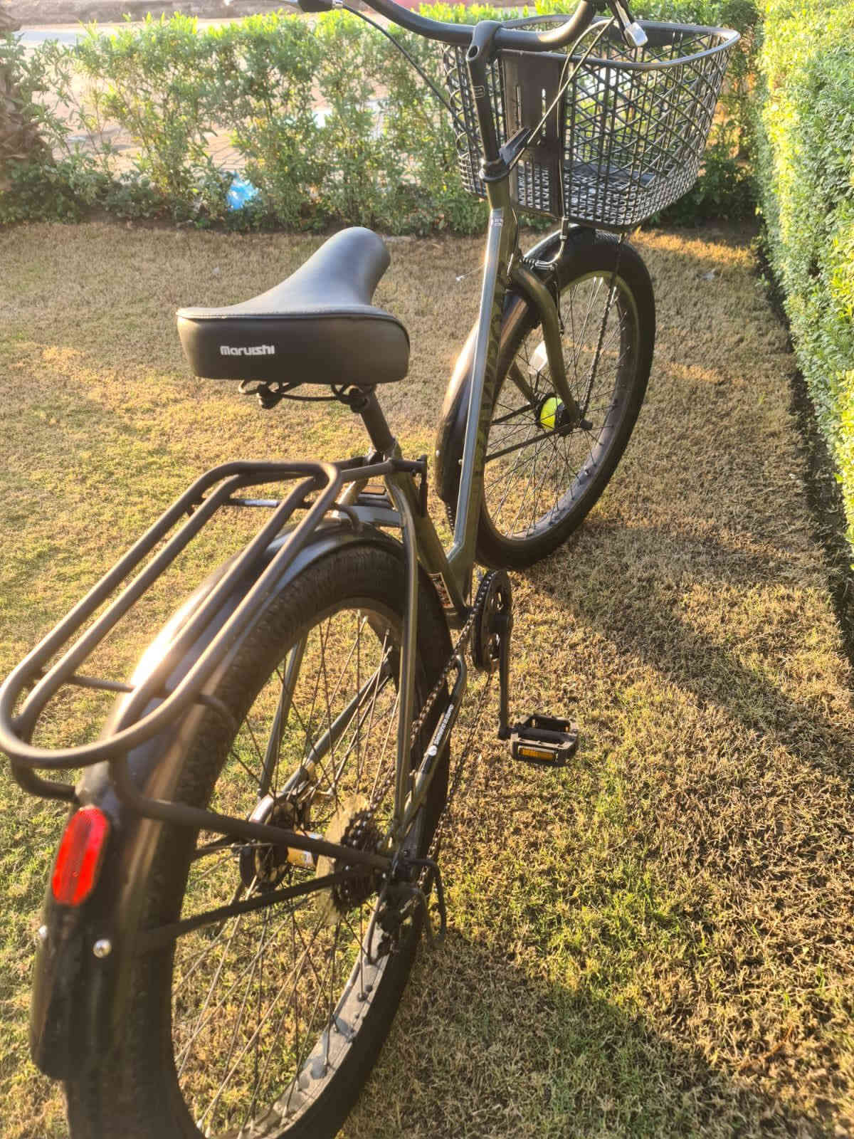 السلام عليك 
للبيع كسر باله نظيفه جداً
 دراجه هوائيه WAVYROAD  
قطعه نادره وتتحمل اوزان ثقيله كله ختم واحد  
سستم المكينه خلفي امامي SHIMANO.SIS.EQUIPPED
التايرات من ماركه KANDE نقش على كامل التاير 
الكشن طبي من ماركه MARUISHI وبي دبلات
الحجم 26 مكتوب عليه بس هو مهجن 28 
السله من ماركه PANASONIC
لايت حساس على مكينه الويل الاماميه
مكينه ويل امامي خلفي سستم SHIMANO
هواي صفات مذكرته حته لا اطول متكامل من كل الجوانب و كلشي بي من ماركه معينه السعر 300 وبي مجال 
للاستفسار ***********
