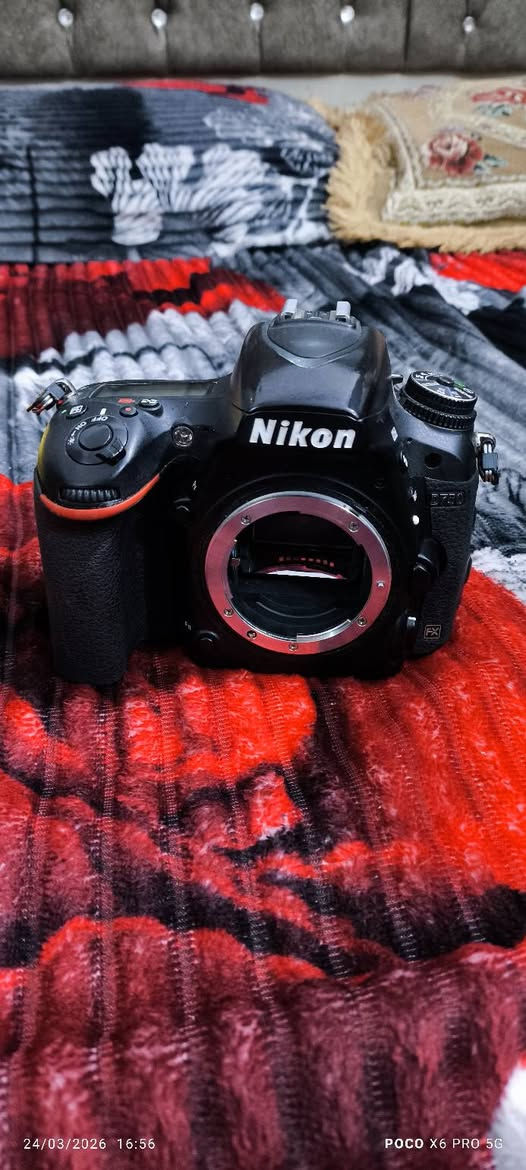 نيكون D750 فول فريم
شتر 119k              ((سعر البدي 575 ))
 عدسة 85m فتحة 1.8    (( سعر 190 ))
رونين S متعوب نضافة وسط (( سعر 200 ))
ملحقات ( جلاتين + بطارية + كارتونها + شاحنة )
شلعة كلهن 950 قفل قفل 
سبب البيع . حصلت عمل وماكدر افرغ نفسي للتصوير 
***********
