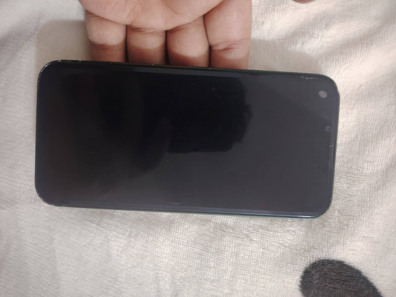 ايفون 13 العادي زيتوني وكالة شرق اوسط مبدل فقط بطارية ماستر 100
السعر 330 قفللل
*********** واتساب او اتصال
