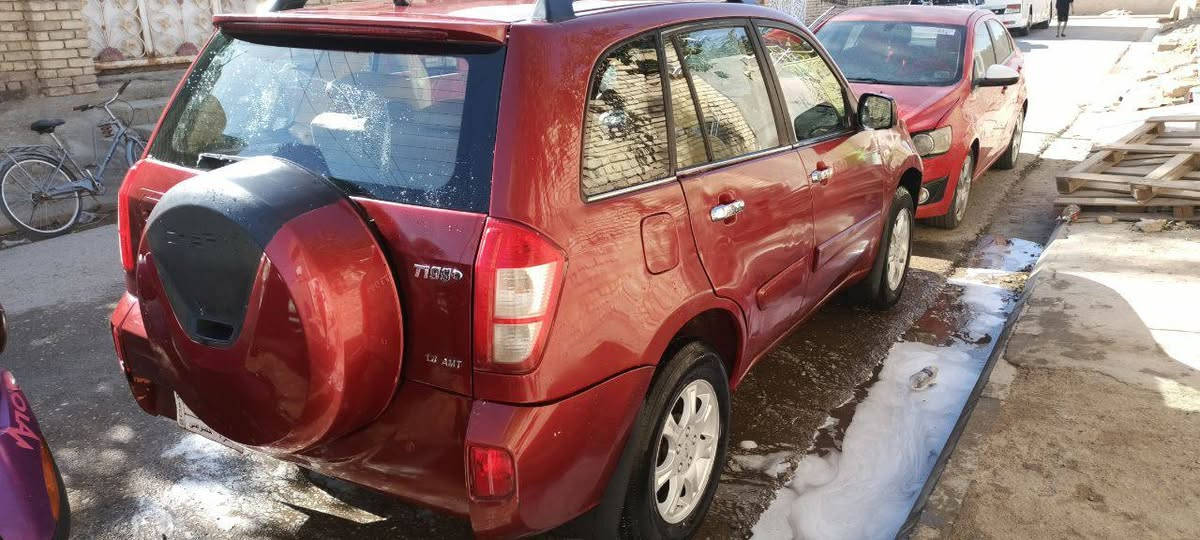 السلام عليكم تيكو للبيع موديل 2013 رقم بصره راعيها بالعماره كير مكينه نضيفات  تخم تاير حداديه جاهزه تبريد شغال كهربائيات شغاله بيها رشات صبغ فقط
السعر 45 وبيها مجال قليل 

للاتصال ***********
