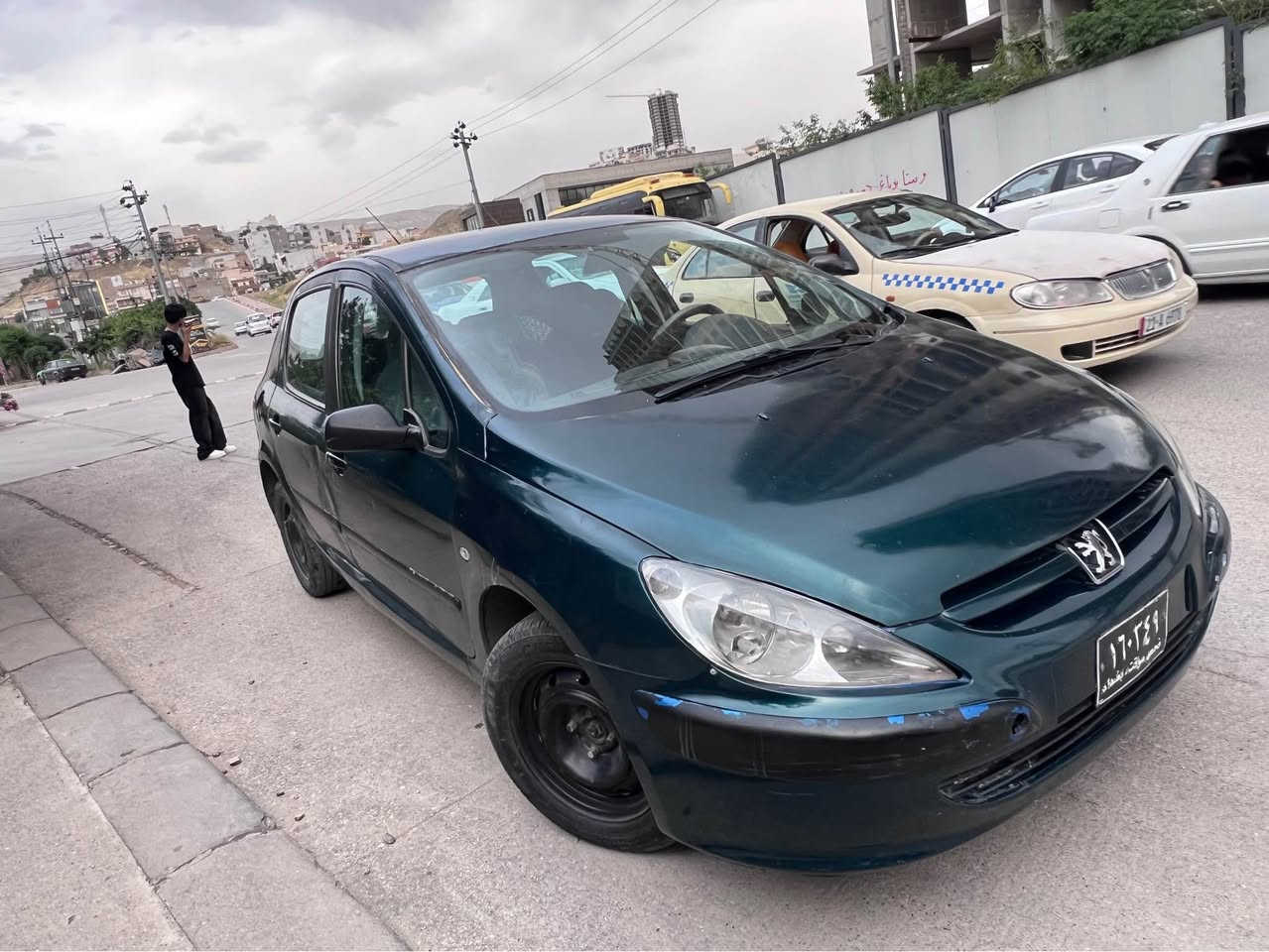 بیجۆ 307 2005
ئاڕمێکی سەوزی ڕێگەپێدانی لەگەڵە، گێڕ عادی مەکینە و گێڕ و تەقەوڕەقە و کارەبایی موس و بڕاوە ماڵی مەدەنی هەمووی بەشەرت
دەعمی نییە بەدەن و ناوی زۆر پاک و جوانە بەس تۆزێک کاڵبونەوەی هەیە
شاشە ئایپاد جام کارەبا قفڵ مەرکەزی 
سعری 21 گەڵا و مامەڵەیەکی برایانە لە سلێمانییە *********** السليمانية, العراق
