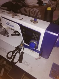 مكينه باسستر اصلي قطع و اوفر ٤خيط والله أوتي جاك سعر ٦٥٠ وبيه مجال رقم...