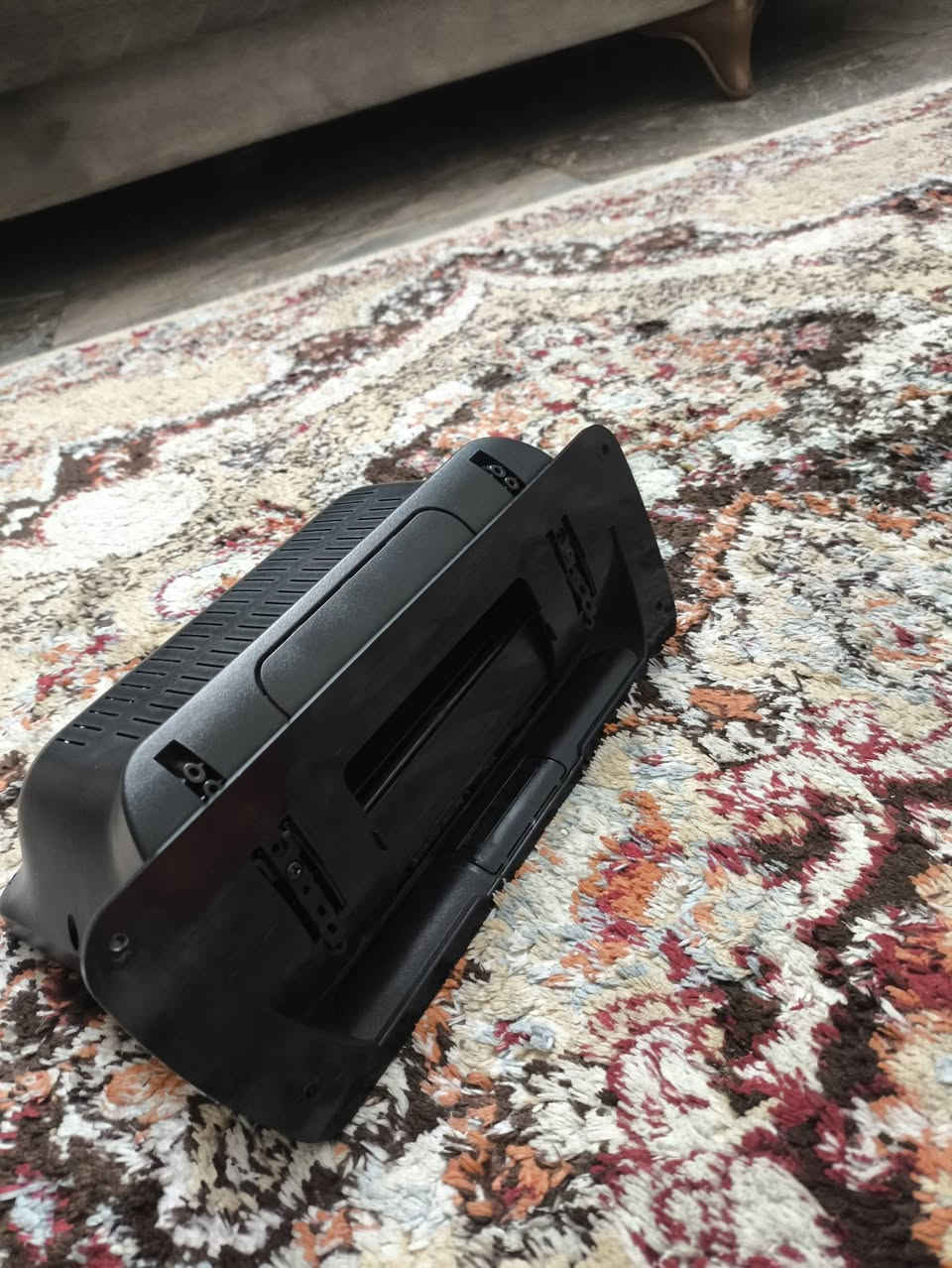 السلام عليكم عندي شاشة للبيع والله ماصارلي شهر من ماخذها اشتريتها ب100.
هية والكفر مالتها واريدها ب80 مكاني بغداد حي الجهاد
رقمي ***********
