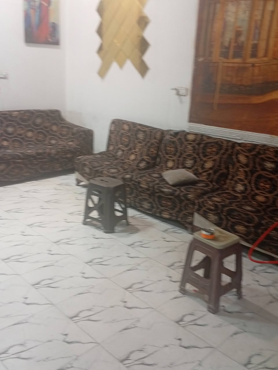 سلام عليكم شباب كهوه للبيع موقعه حلوو بصف شارع الطباء مقابيل الجسر القديم اسمه كوفي المدلل كهوه حلوه ومرتبه بيه كراسي عدد 35 اراكيل عدد 60 براد واحد مجمده وحده جبيره تخم جديد كامل بلازمه مبردات اثنين سبالت اثنين كامله مكمله. للستفسار ***********
***********
